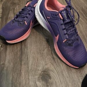 Nike Purple and Pink Athletic Shoes Breathable Design